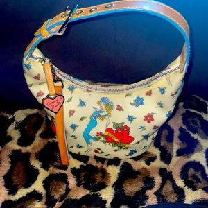 Dooney&Bourke Summer Bucket Bag